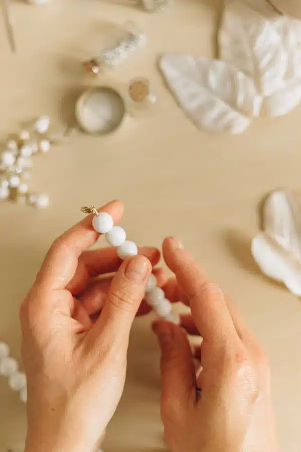 bijoux en perles précieuses